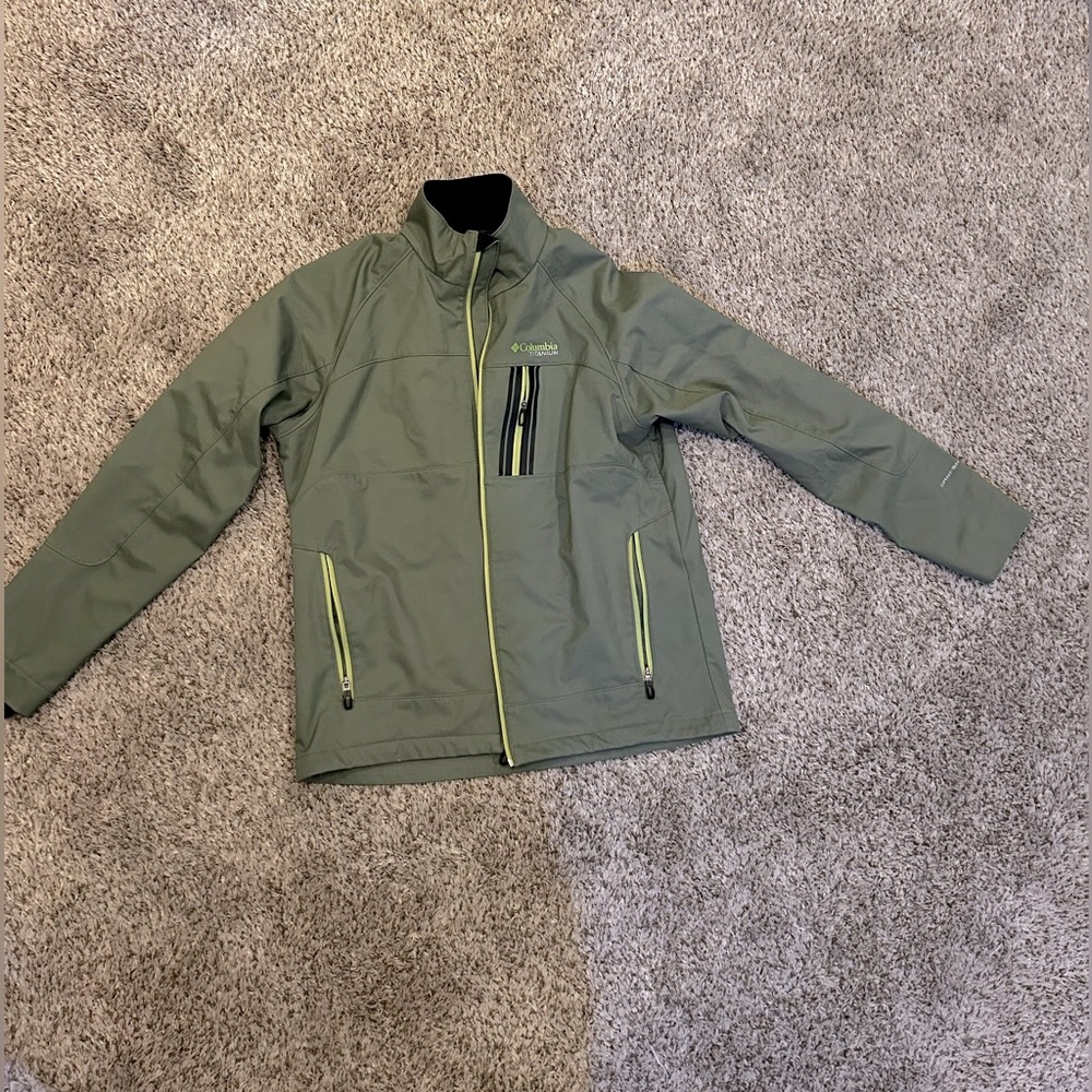 Columbia Titanium men’s shell jacket.